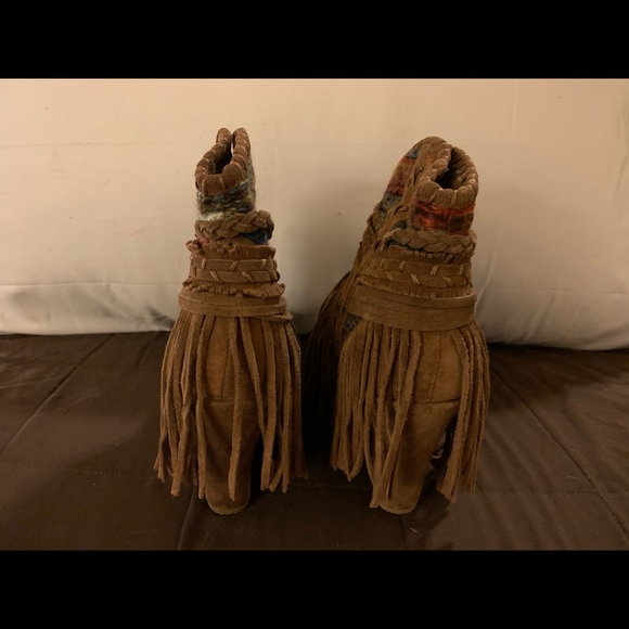 Brown suede booties - Picture 3 of 3